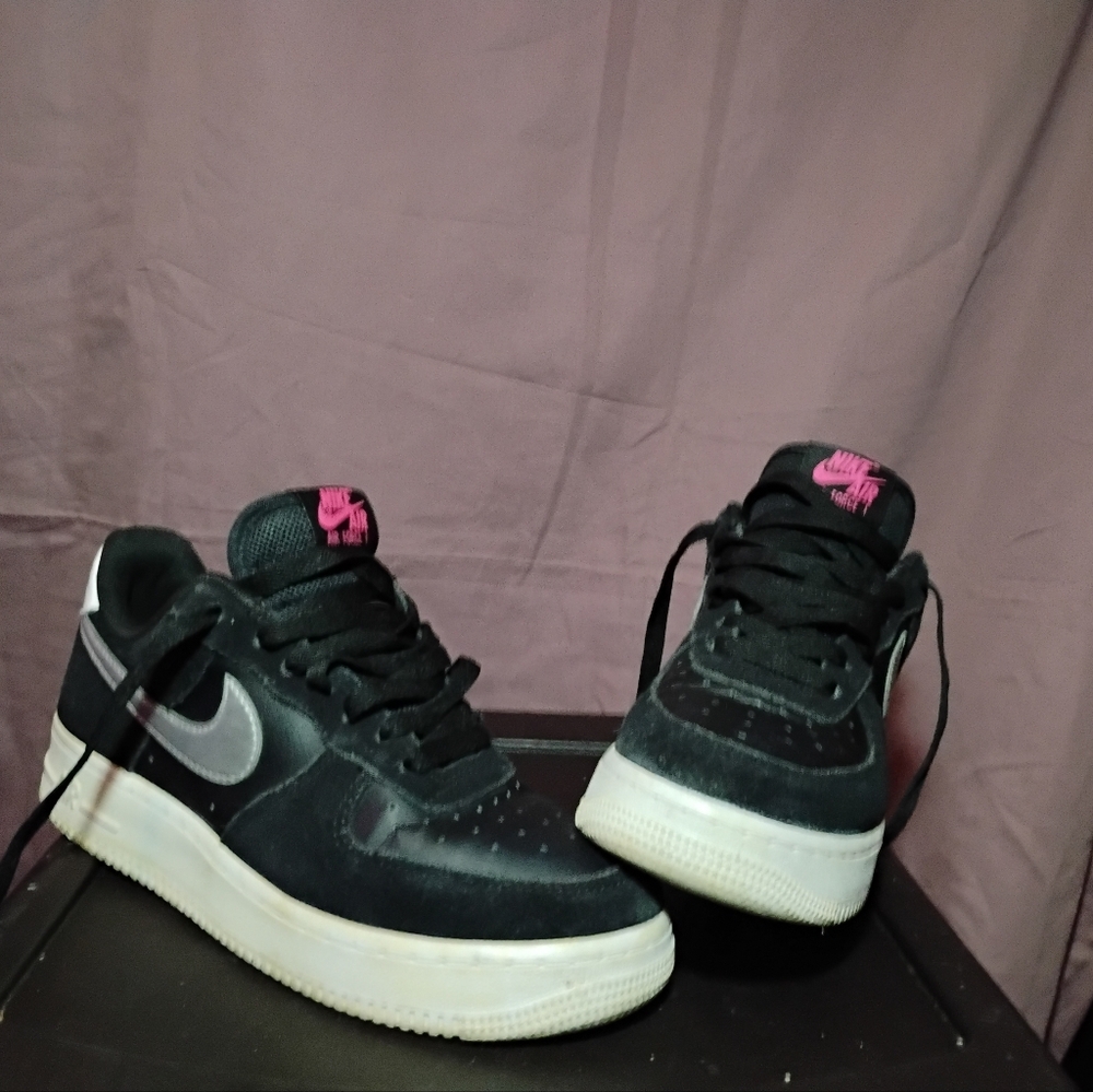 Women's Nike Air Force 1 LE Casual Black Pink Blast Silver Size 6